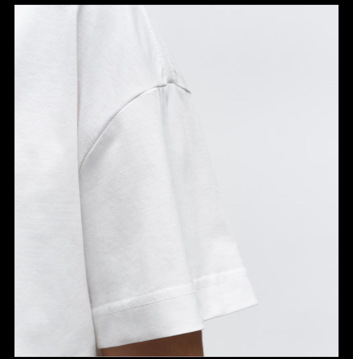 A/W 25 Unisex - Hello Studio Cigg Tee 💥(last ones)